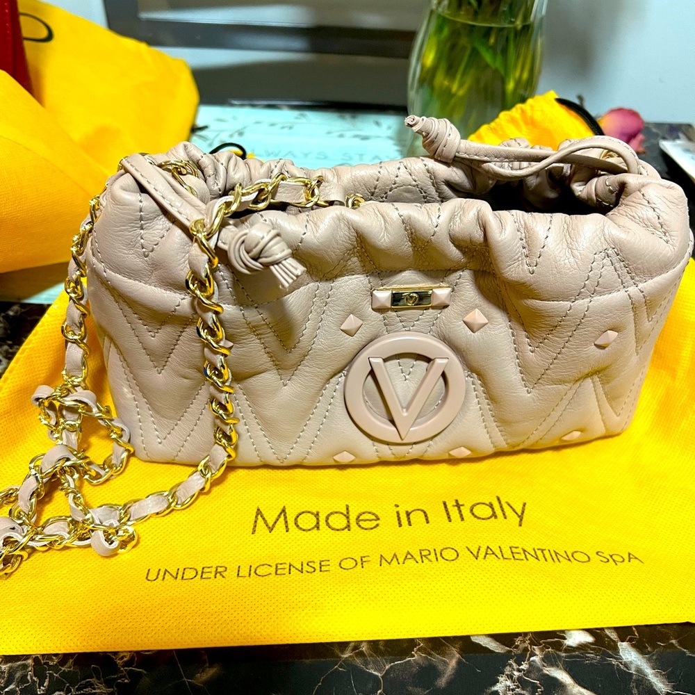 Valentino Quilted Leather Bucket Cross Body bag New .!